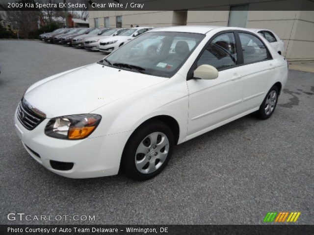2009 Kia Spectra EX Sedan in Clear White