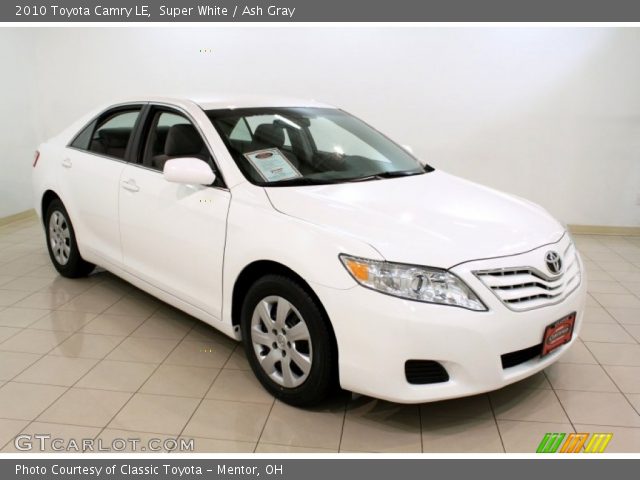 2010 Toyota Camry LE in Super White