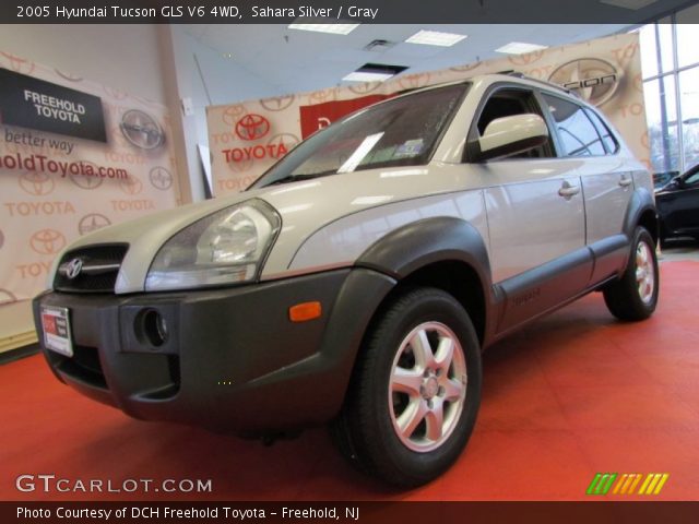 2005 Hyundai Tucson GLS V6 4WD in Sahara Silver