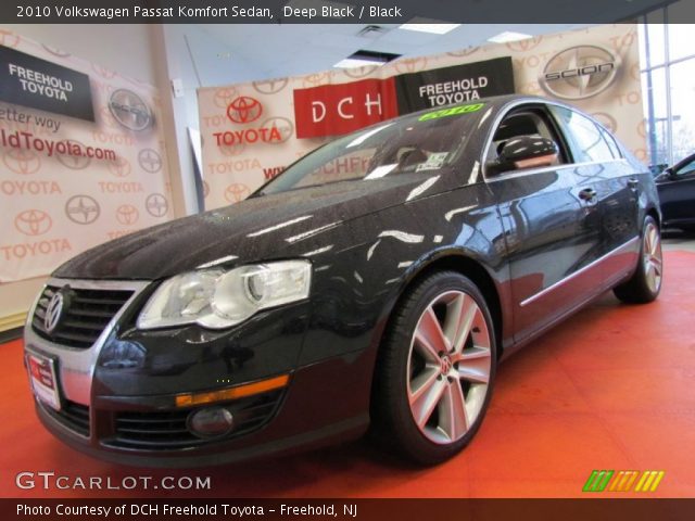2010 Volkswagen Passat Komfort Sedan in Deep Black