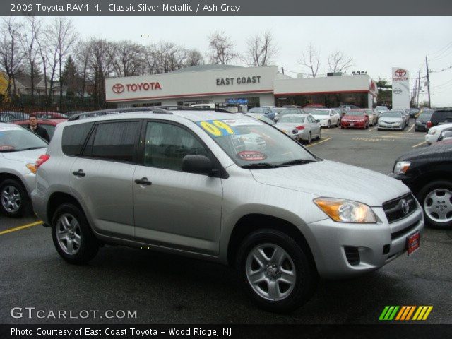 2009 Toyota RAV4 I4 in Classic Silver Metallic