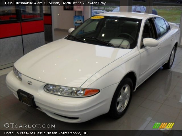 1999 Oldsmobile Alero GL Sedan in Arctic White