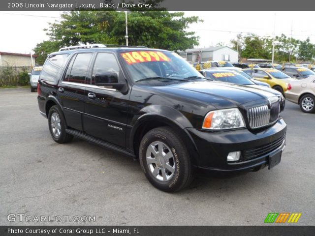 2006 Lincoln Navigator Luxury in Black