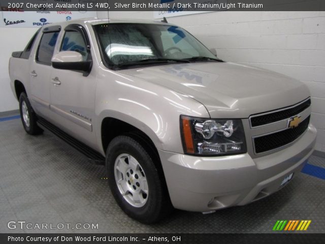 2007 Chevrolet Avalanche LS 4WD in Silver Birch Metallic