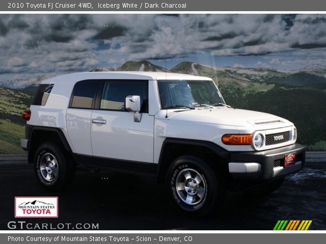 2010 Toyota FJ Cruiser 4WD in Iceberg White