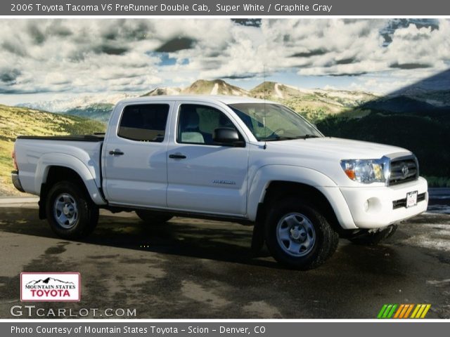 2006 Toyota Tacoma V6 PreRunner Double Cab in Super White
