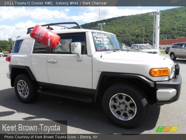 2011 Toyota FJ Cruiser 4WD in Iceberg White
