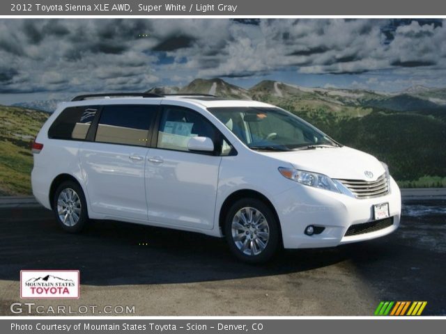 2012 Toyota Sienna XLE AWD in Super White