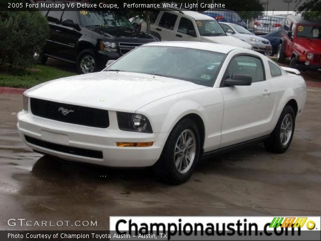 2005 Ford Mustang V6 Deluxe Coupe in Performance White