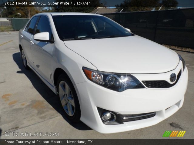 2012 Toyota Camry SE in Super White