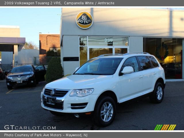 2009 Volkswagen Touareg 2 VR6 in Campanella White