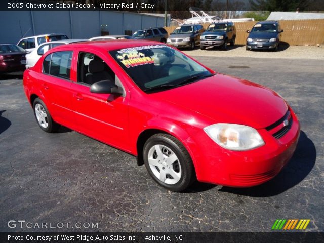2005 Chevrolet Cobalt Sedan in Victory Red