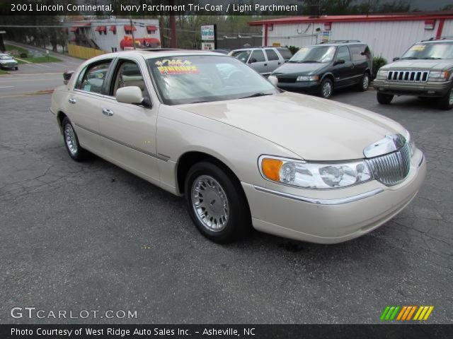 2001 Lincoln Continental  in Ivory Parchment Tri-Coat