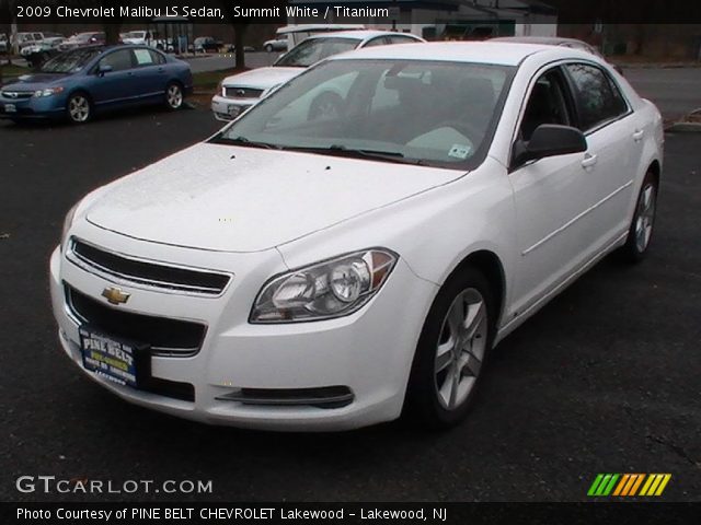 2009 Chevrolet Malibu LS Sedan in Summit White