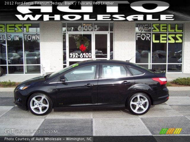 2012 Ford Focus Titanium Sedan in Black
