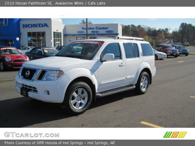 2010 Nissan Pathfinder SE in Avalanche White