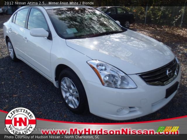 2012 Nissan Altima 2.5 in Winter Frost White