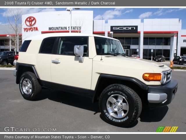 2008 Toyota FJ Cruiser 4WD in Sandstorm Metallic