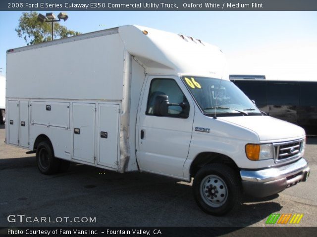 2006 Ford E Series Cutaway E350 Commercial Utility Truck in Oxford White