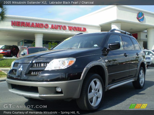2005 Mitsubishi Outlander XLS in Labrador Black Pearl