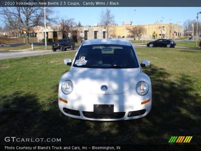 2010 Volkswagen New Beetle 2.5 Coupe in Candy White