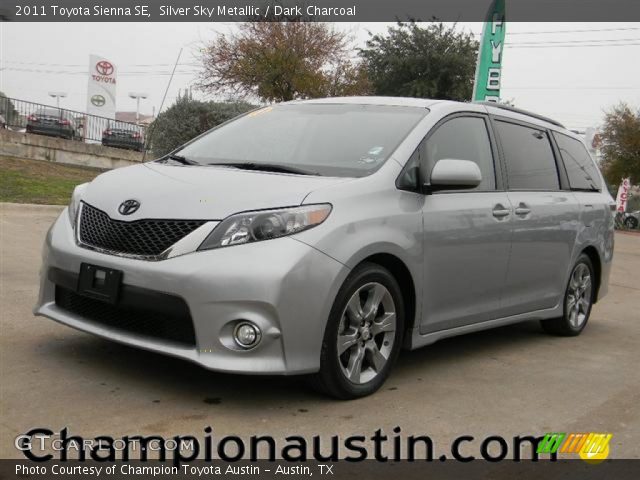 2011 Toyota Sienna SE in Silver Sky Metallic