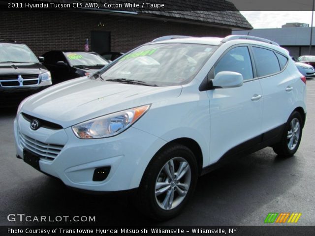 2011 Hyundai Tucson GLS AWD in Cotton White