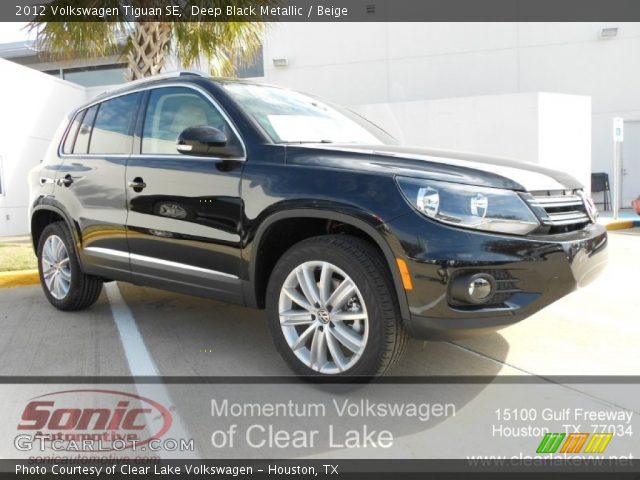 2012 Volkswagen Tiguan SE in Deep Black Metallic