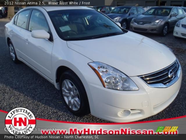 2012 Nissan Altima 2.5 in Winter Frost White