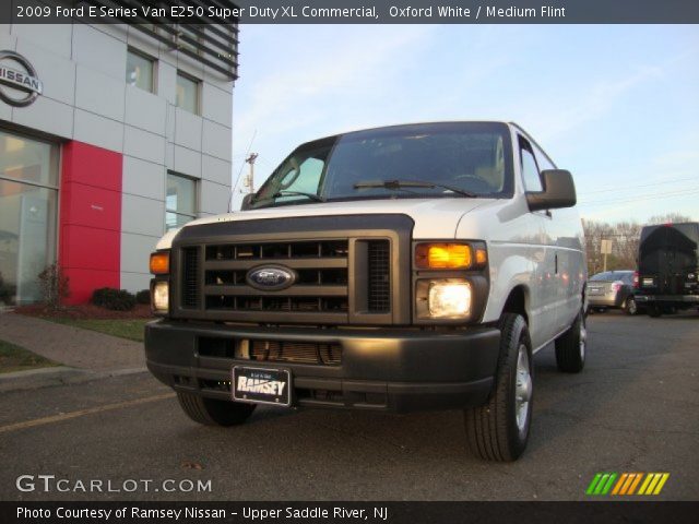 2009 Ford E Series Van E250 Super Duty XL Commercial in Oxford White