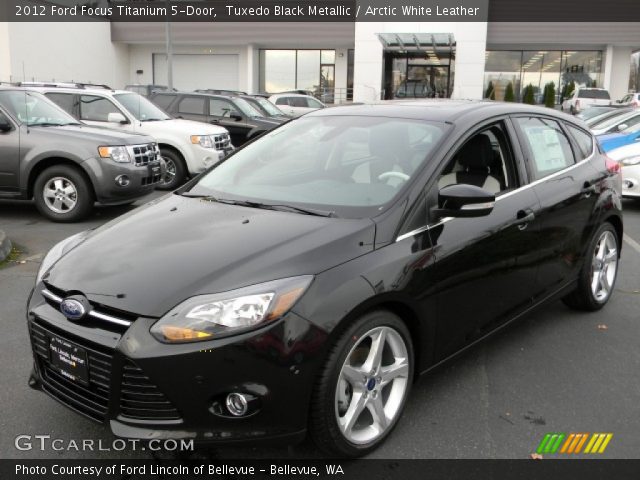 2012 Ford Focus Titanium 5-Door in Tuxedo Black Metallic