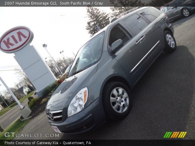 2007 Hyundai Entourage GLS in South Pacific Blue