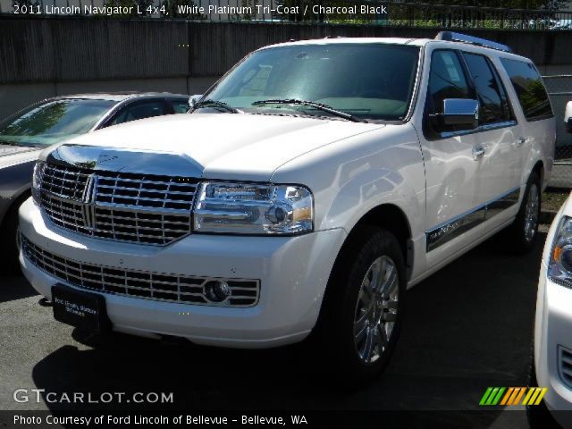 2011 Lincoln Navigator L 4x4 in White Platinum Tri-Coat