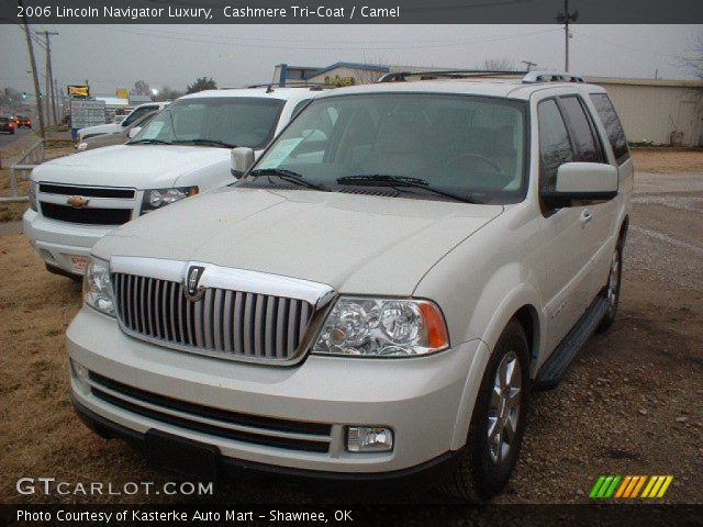 2006 Lincoln Navigator Luxury in Cashmere Tri-Coat