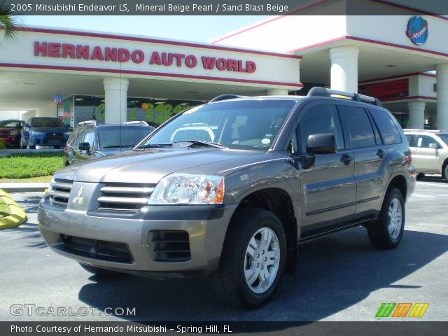 2005 Mitsubishi Endeavor LS in Mineral Beige Pearl