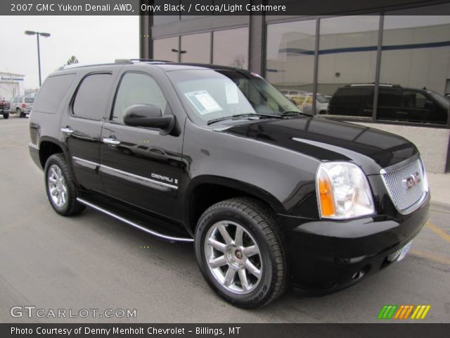 2007 GMC Yukon Denali AWD in Onyx Black