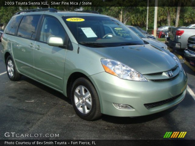 2009 Toyota Sienna XLE in Silver Pine Mica