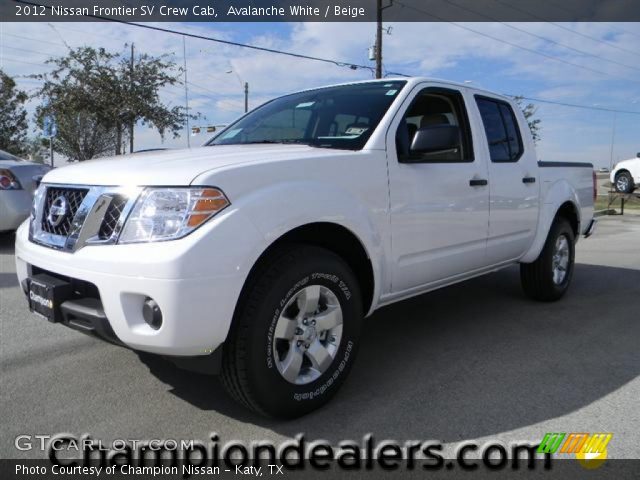 2012 Nissan Frontier SV Crew Cab in Avalanche White