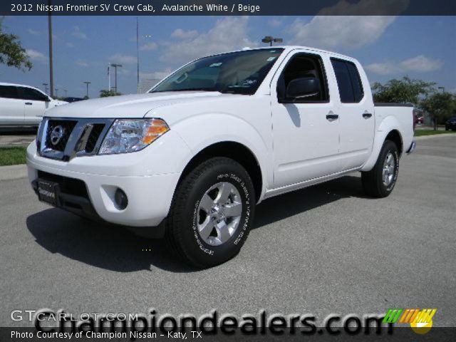 2012 Nissan Frontier SV Crew Cab in Avalanche White