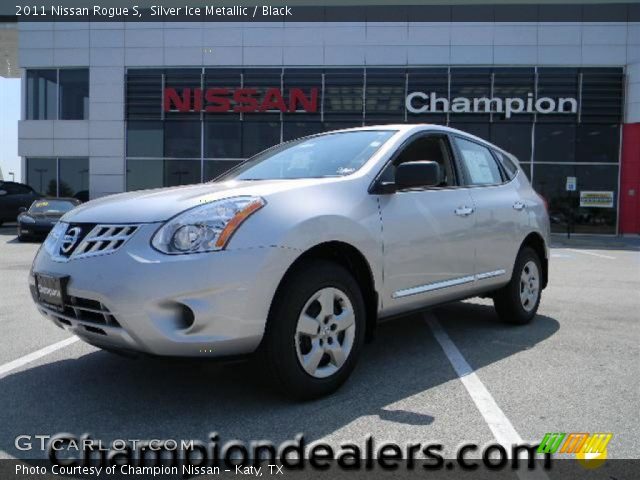 2011 Nissan Rogue S in Silver Ice Metallic