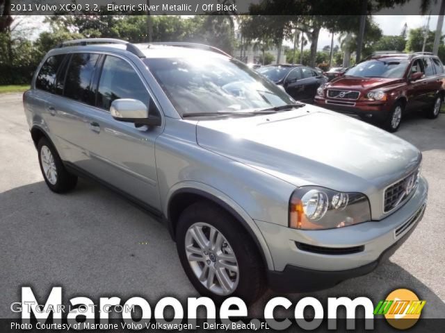 2011 Volvo XC90 3.2 in Electric Silver Metallic