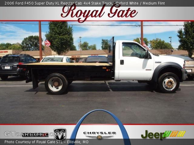 2006 Ford F450 Super Duty XL Regular Cab 4x4 Stake Truck in Oxford White