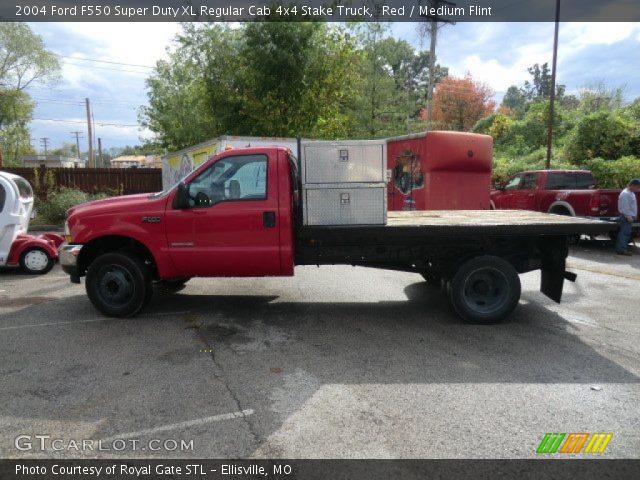 2004 Ford F550 Super Duty XL Regular Cab 4x4 Stake Truck in Red