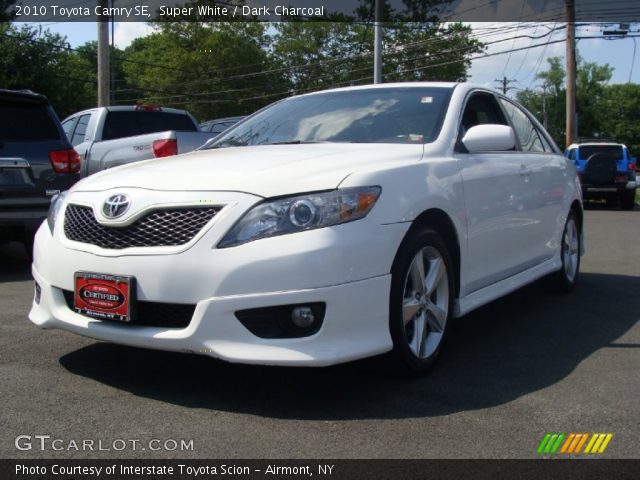 2010 Toyota Camry SE in Super White