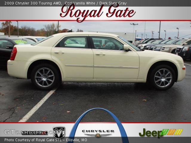 2009 Chrysler 300 Touring AWD in Cool Vanilla White