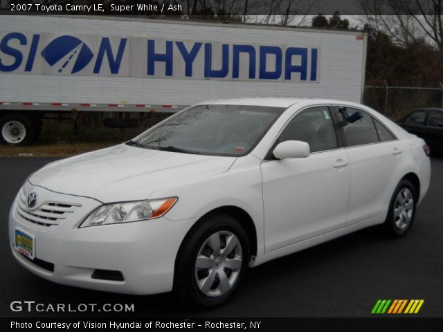 2007 Toyota Camry LE in Super White