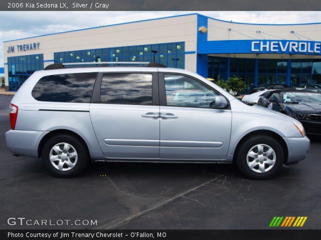 2006 Kia Sedona LX in Silver