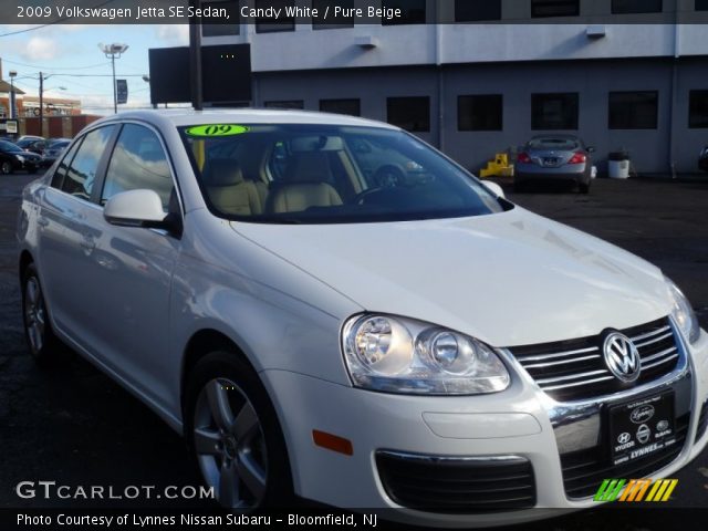 2009 Volkswagen Jetta SE Sedan in Candy White