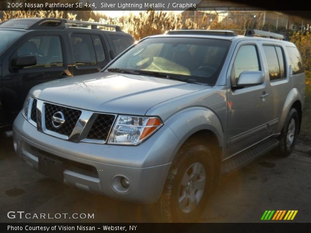 2006 Nissan Pathfinder SE 4x4 in Silver Lightning Metallic