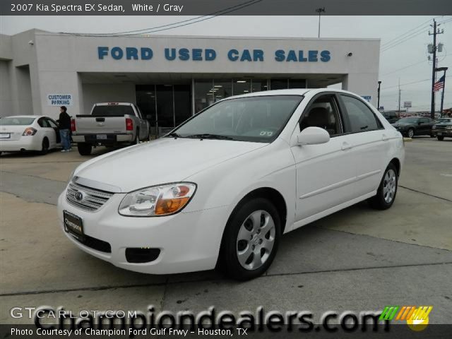 2007 Kia Spectra EX Sedan in White